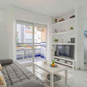 awesome-apartment-in-fuengirola-with-wifi-and-1-bedrooms.1costadelsol.com/